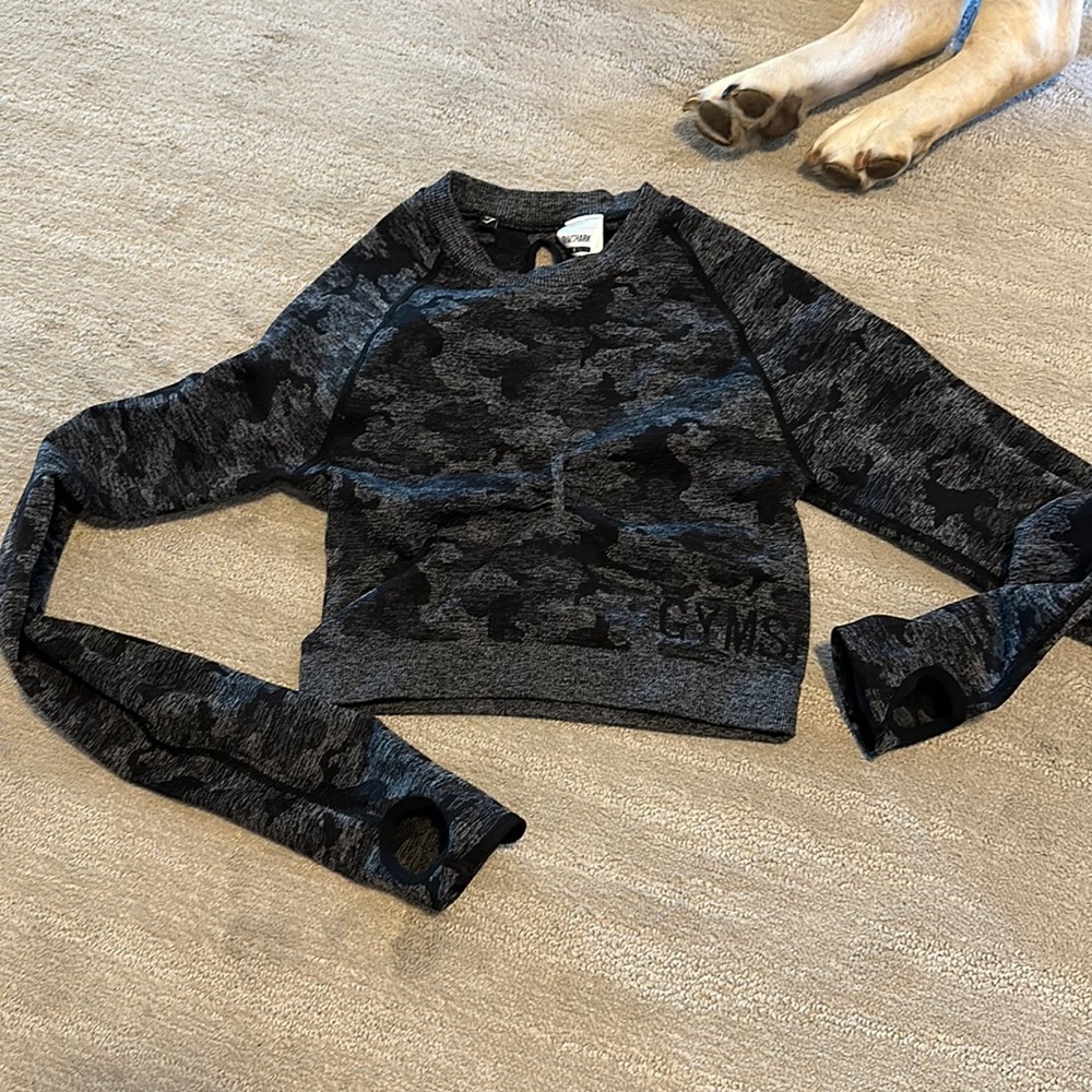 gymshark cropped long sleeve camo workout top NWOT